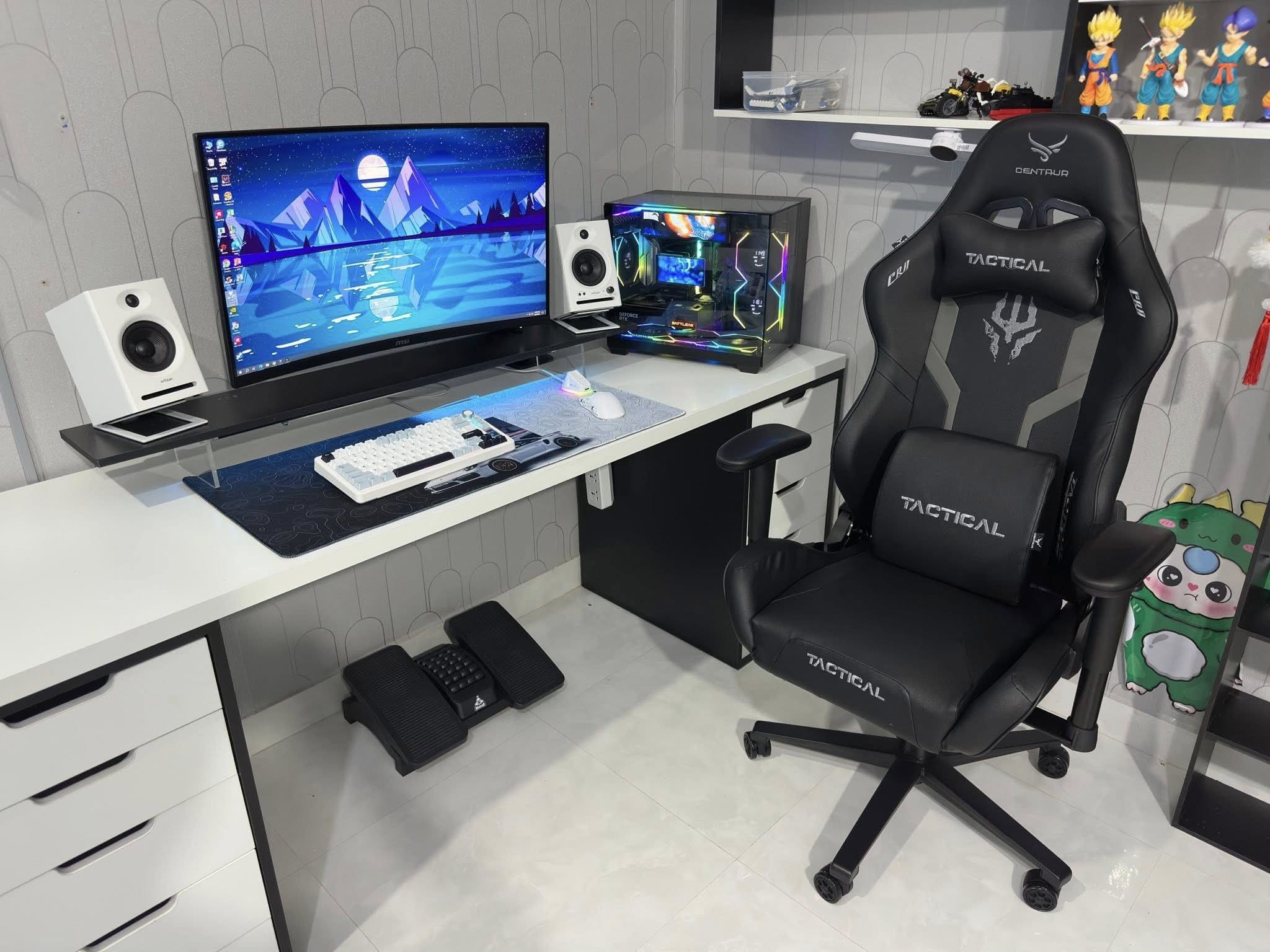 Không gian gaming và làm việc thực tế với PC RGB tại HMPC