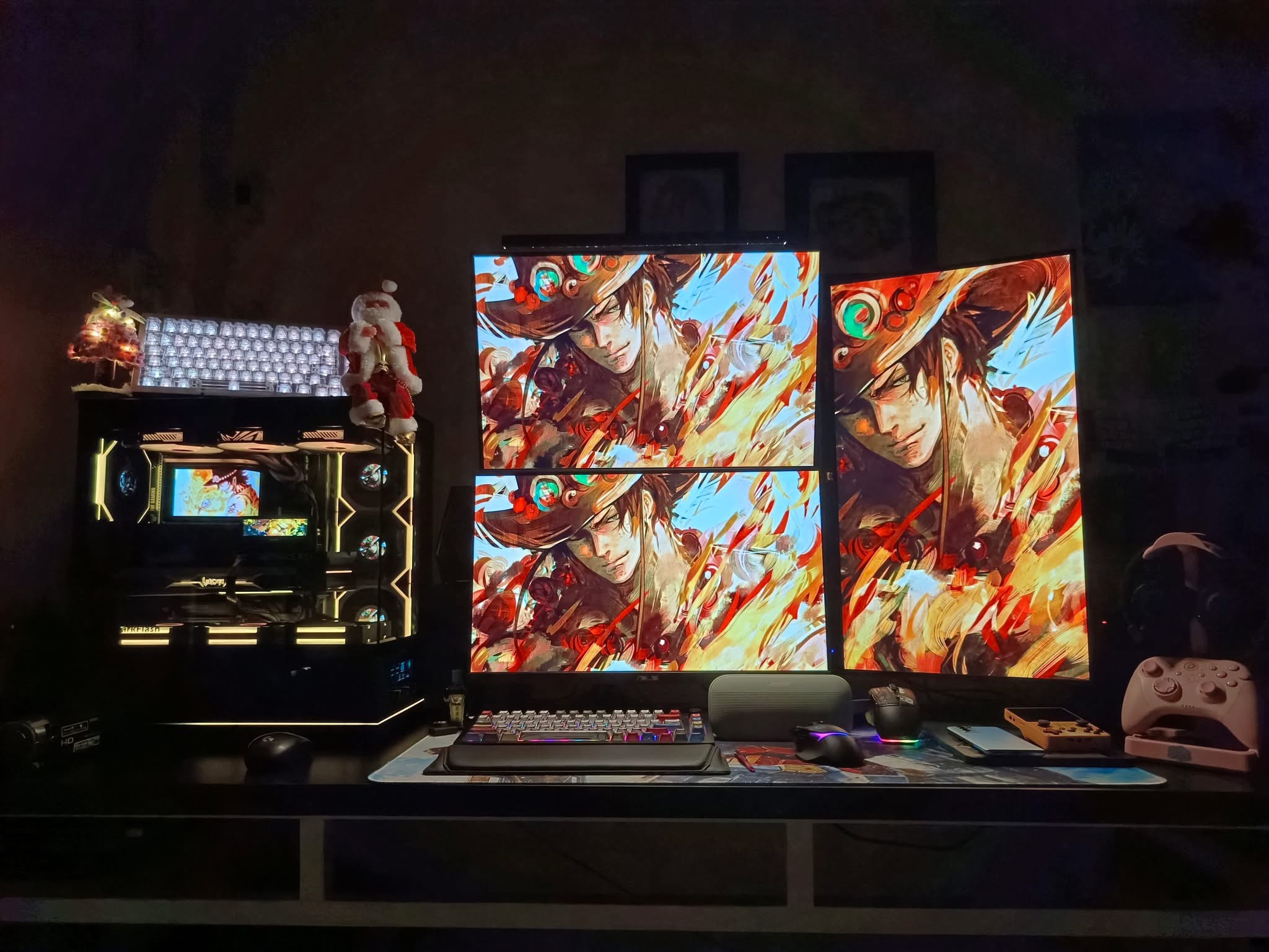 Góc máy HMPC đa màn hình với hệ thống PC RGB tông cam đen